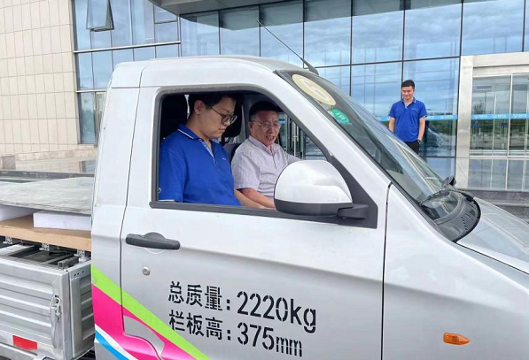 圆梦钱包角马增程样车“面世”