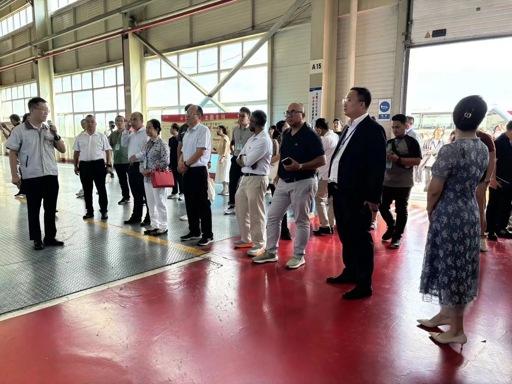 “2024中国—东盟周”嘉宾莅临圆梦钱包汽车参观调查
