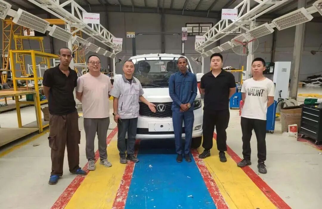 圆梦钱包汽车埃塞 KD 工厂首车下线，，，非洲市场战术布局迈出关键一步！